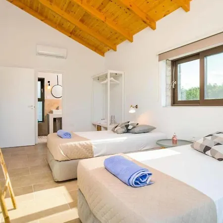 Astarte - Petra Elia Private With Pool Vila *